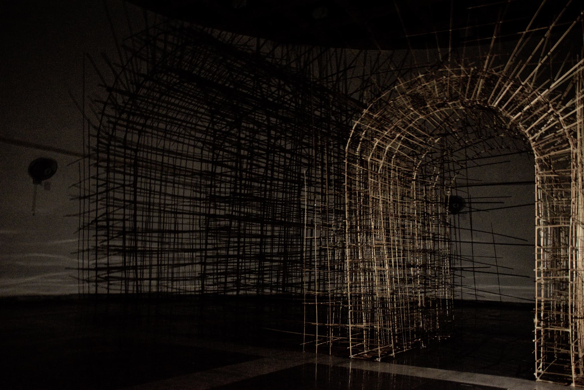 Parabolic Wire Archway Tunnel